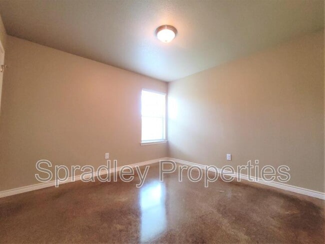 Building Photo - 1537 Kal Ct