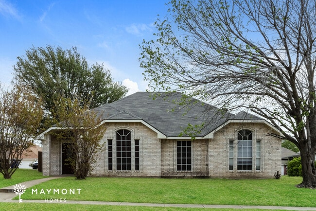 Building Photo - 1513 Manitoba Ln