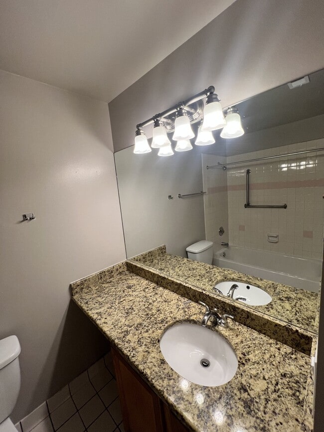 Building Photo - 5750 Abbey Dr