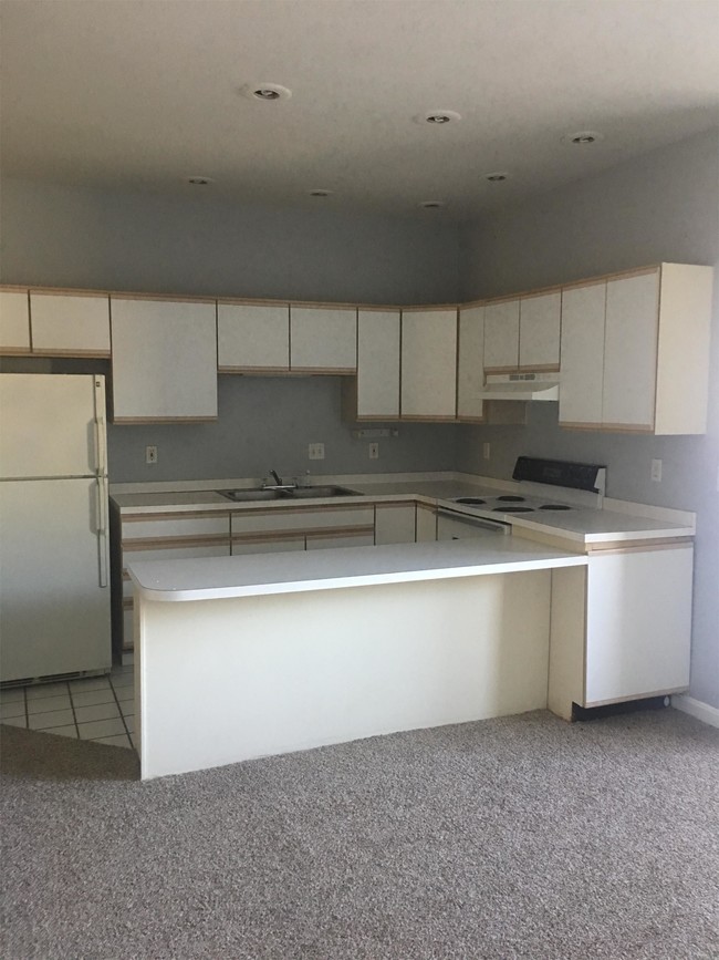 Building Photo - 114 Estes Dr