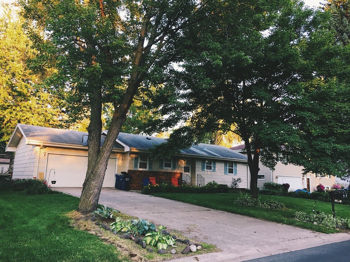 279 1st Ave SE, New Brighton, MN 55112 House Rental in New Brighton