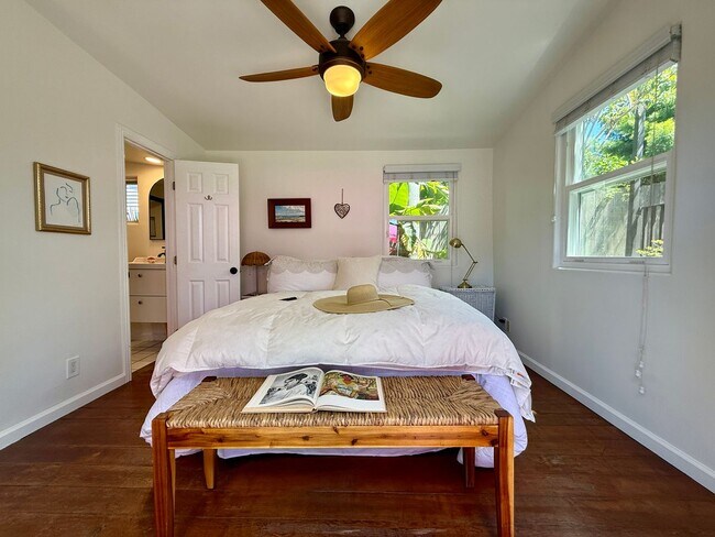 Foto del edificio - Gorgeous Fully Furnished Ocean Beach Retreat + FLEXIBLE STAY