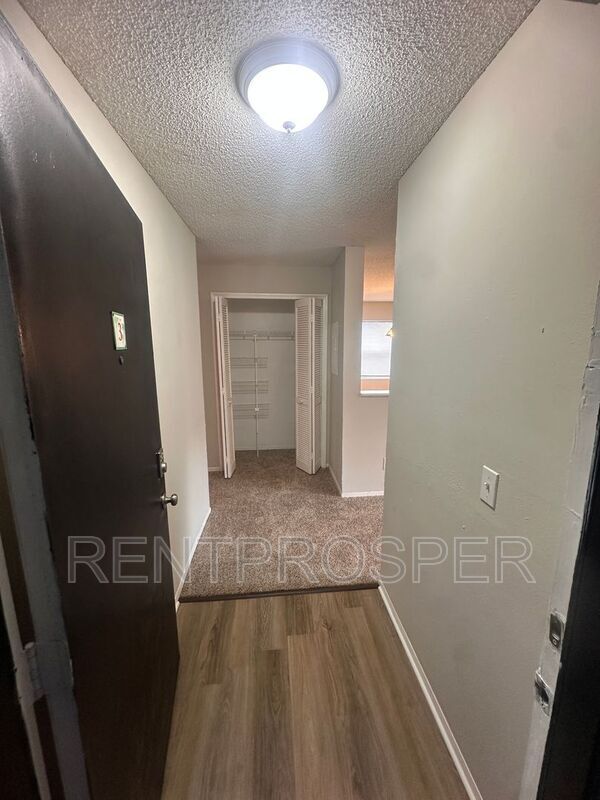 Foto del edificio - 4112 Pershing Pointe Pl