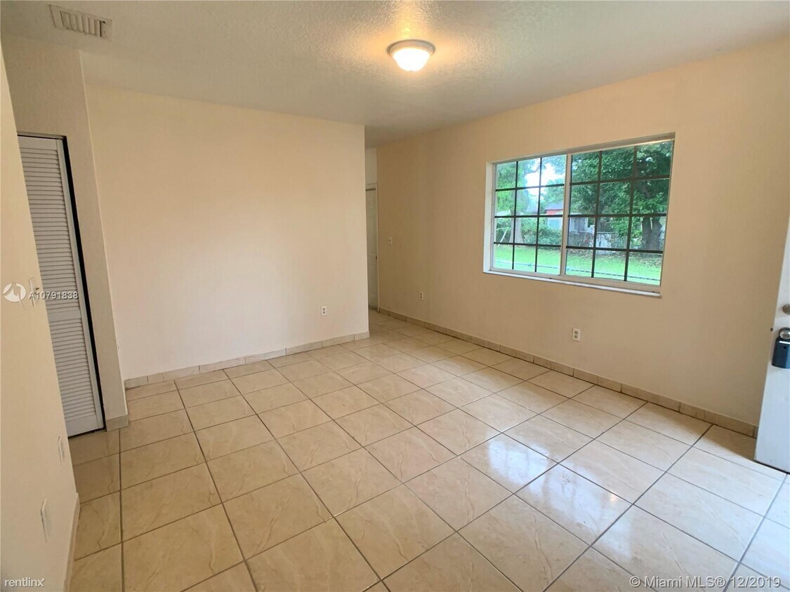Foto principal - 4644 NW 23rd Ave