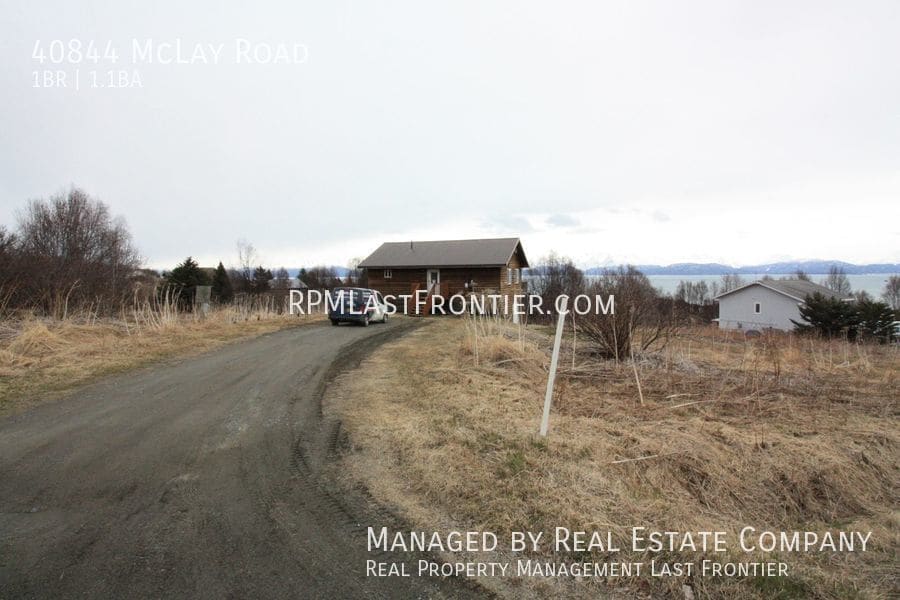 On the quiet hill side with the famous Hom... House Rental in Homer