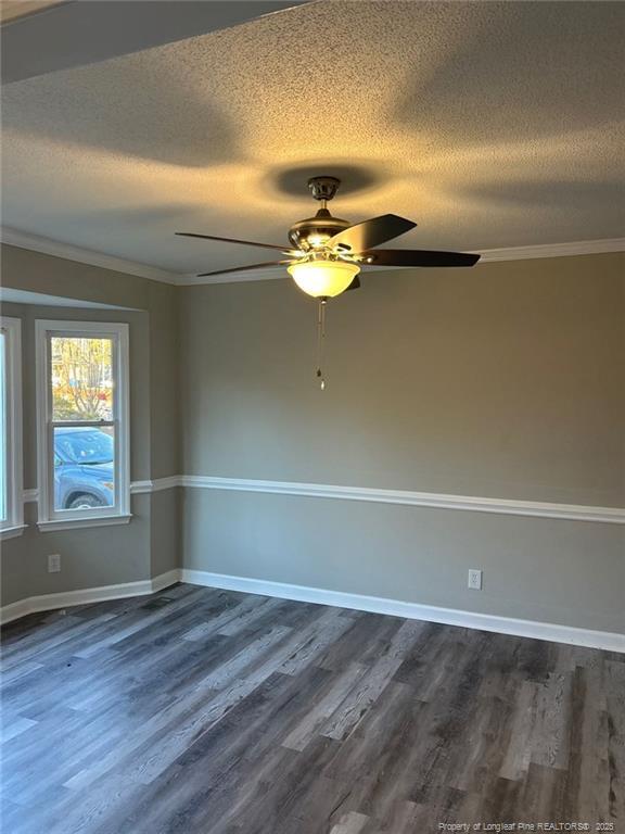 Foto del edificio - 7713 Charring Cross Ln