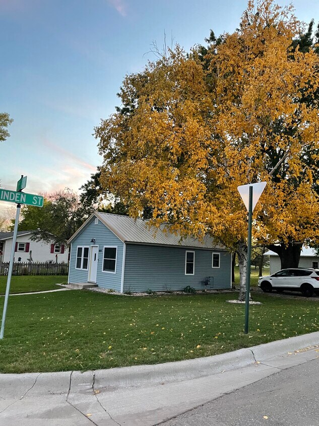 Primary Photo - 414 1st St