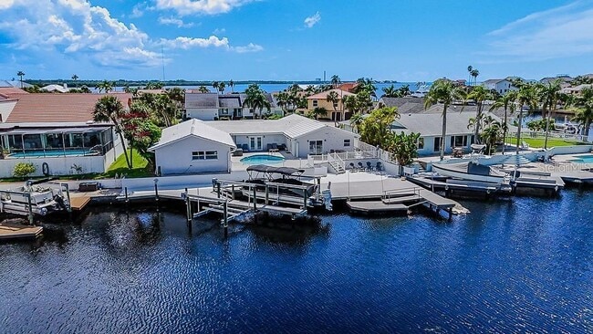 Foto del edificio - 5021 Porpoise Pl