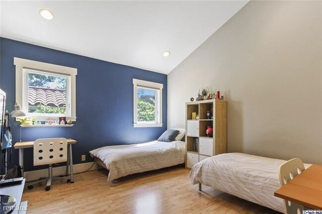 Building Photo - 3 br, 3 bath House - 4421 Beulah Dr