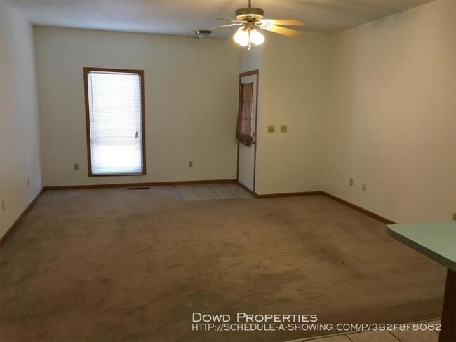 Building Photo - 2 bedroom in Bloomington IL 67104