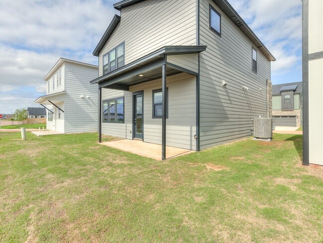 Building Photo - Beautiful New Construction Home in Edmond/...