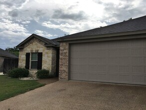 Building Photo - 502 Stoneridge Dr