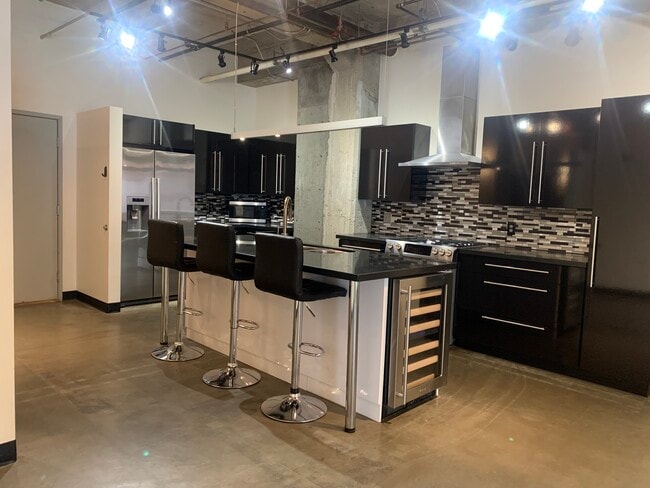 Building Photo - 328 W 200 S