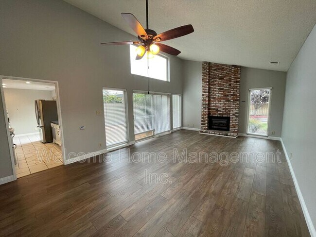 Foto del edificio - 3424 Brithorn Ln