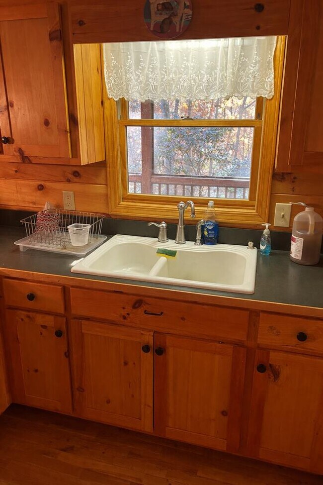 Foto del edificio - 233 Wildwind Ln