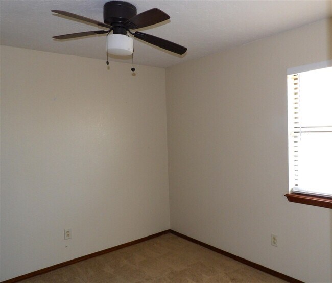 Building Photo - 604 SW 60th St