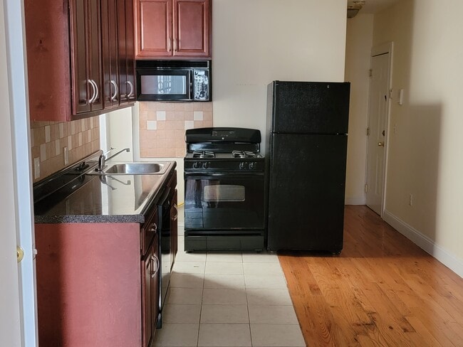 Building Photo - 403 Avenue C