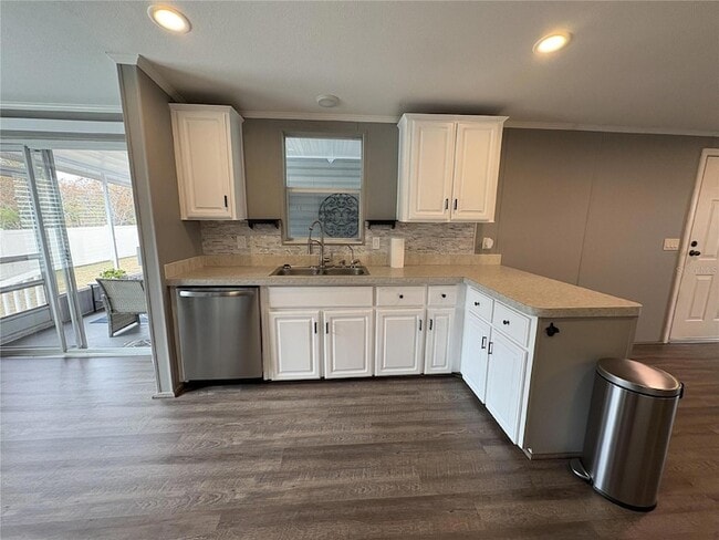 Building Photo - 717 Choo Ln