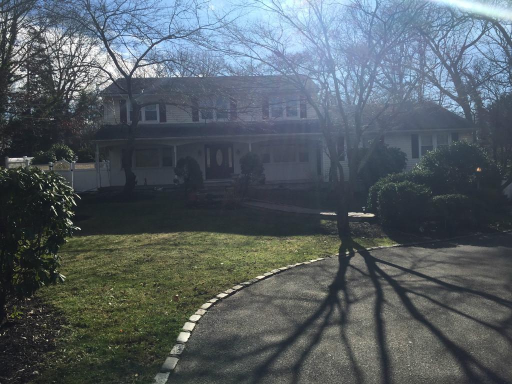 4 Putter Ln, Middle Island, NY 11953 Condo for Rent in Middle Island