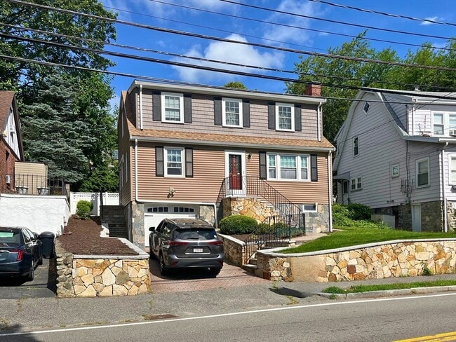 Building Photo - 469 Appleton St