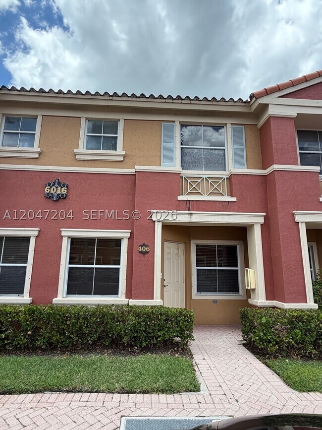Building Photo - 6016 NW 116 Pl