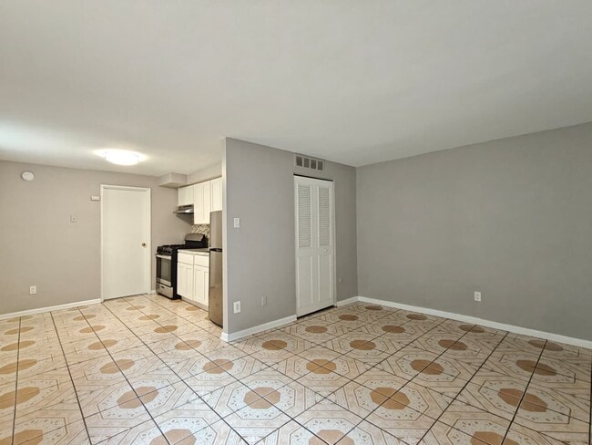 Photo - 7108 Oxford Ave-41 Apartment