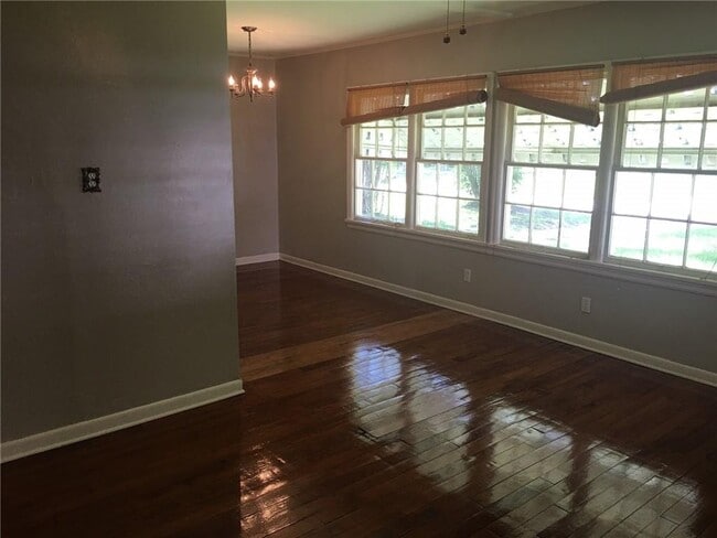 Building Photo - 3062 Fendley Ave