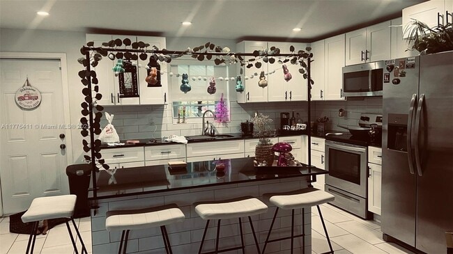 Foto del edificio - 1762 NE 145th St
