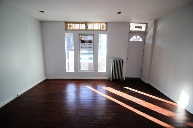 Foto del edificio - Convenient & Nice 3bd/1ba Charles Village ...