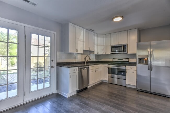 Foto del edificio - 3279 Westdale Ct