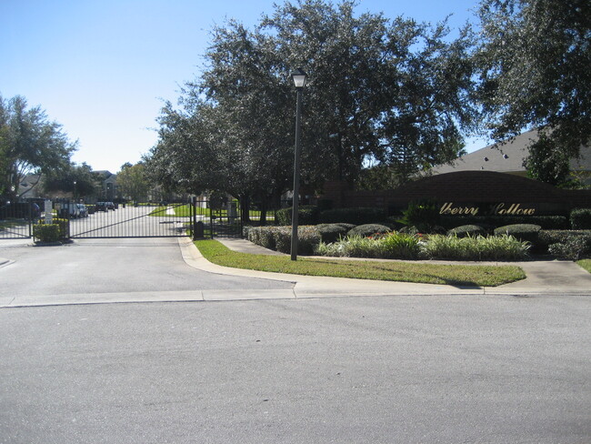 Gate - 3924 Hollow Crossing Dr House