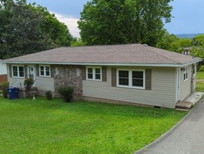 Building Photo - 3415 Hartford Dr