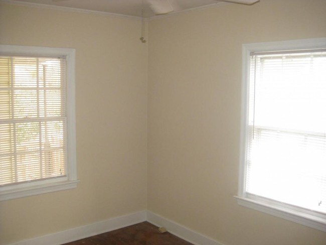 Building Photo - 3262 Camden Circle