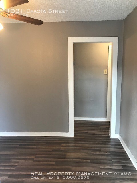 Foto del edificio - 1031 Dakota St