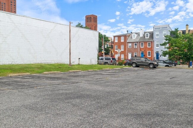 Foto del edificio - 805 S Hanover St