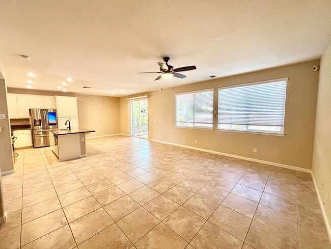 Building Photo - 12011 Country Garden Dr