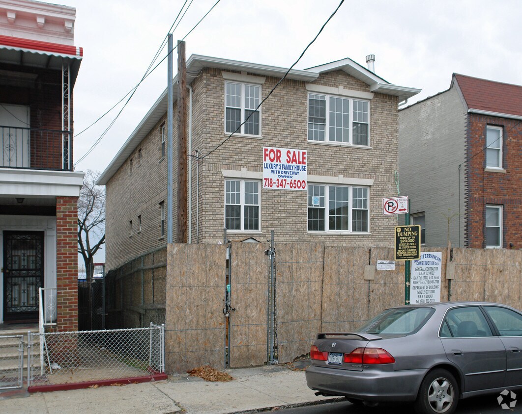 Building Photo - 155 E 57th St