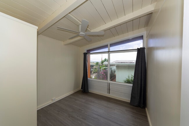 Building Photo - 723 Hoomalimali St