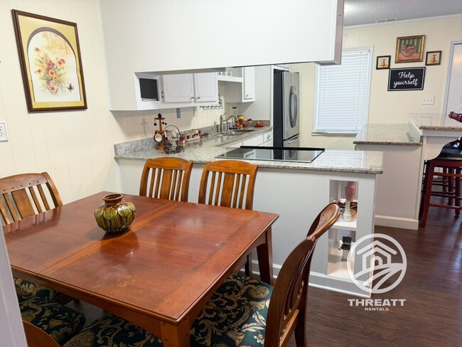 Building Photo - 1049 Long Branch Church Rd