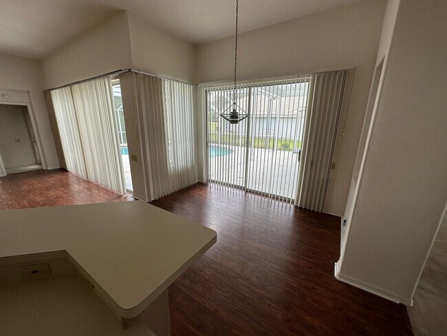 Building Photo - EXECUTIVE 4/3/3 POOL HOME ON GOLF COURSE G...