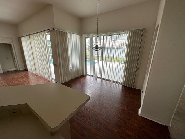 Foto del edificio - EXECUTIVE 4/3/3 POOL HOME ON GOLF COURSE G...