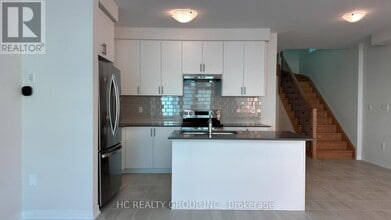 Building Photo - 2975 Seagrass St