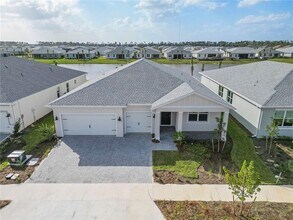 Building Photo - 16420 Seven Lks Ave