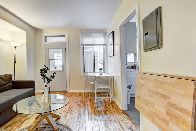 Photo du bâtiment - 4205 Rue Rivard