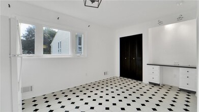 Building Photo - 37 Blue Ridge Rd Building Photo - 37 Blue Ridge Rd