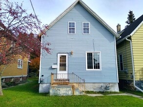 Building Photo - 1029 S 17th St