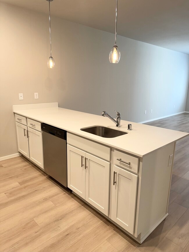 Building Photo - Wyndstone Apartments