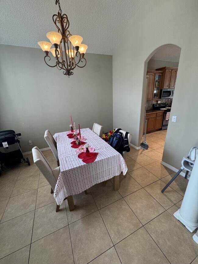 Foto del edificio - 1890 Briland St