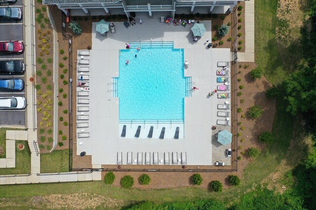 Building Photo - Skyland Exchange Apartments