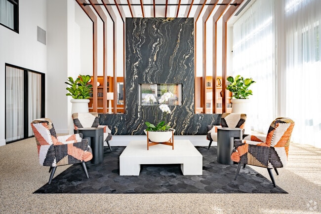 Building Photo - Clarendon Apartments
